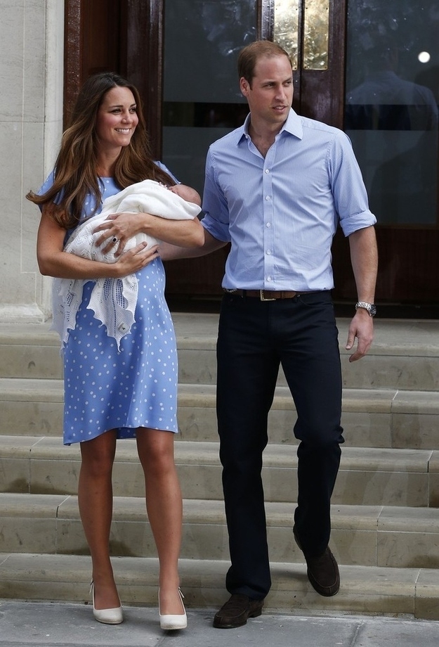 Первые фотографии королевского младенца Принца Уильяма и Кейт Миддлтон 